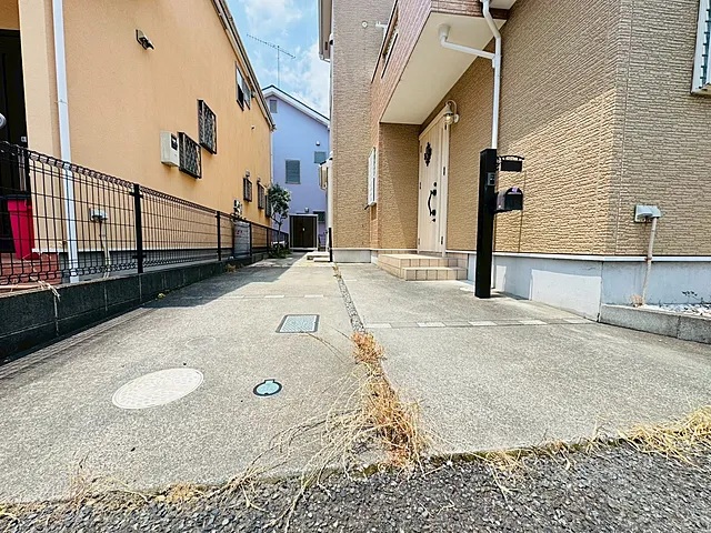 相模原市中央区上溝1丁目の中古戸建ての駐車場の写真