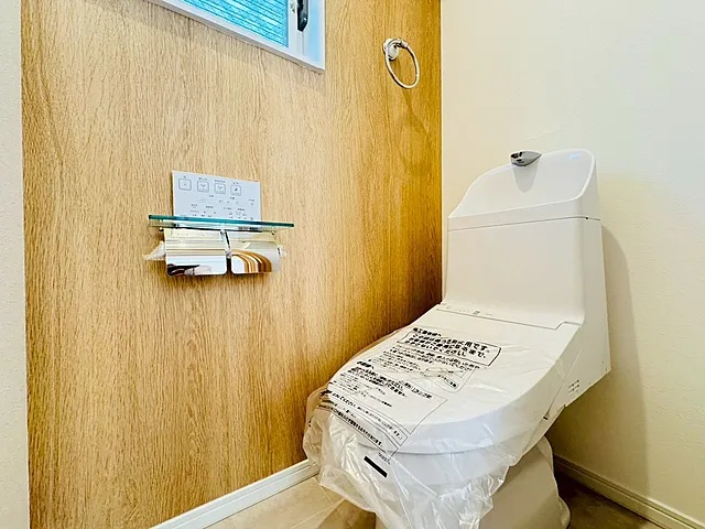 相模原市中央区上溝1丁目の中古戸建てのトイレの写真