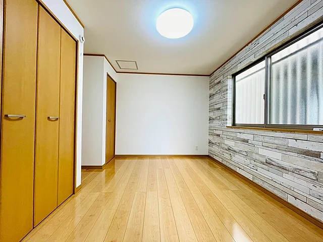 相模原市中央区小山1丁目の中古戸建ての洋室1の写真