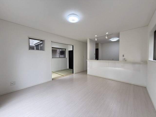 相模原市中央区小山2丁目の中古戸建てのダイニングの写真