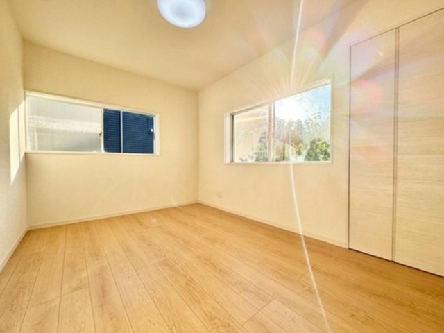 相模原市中央区水郷田名1丁目の中古戸建ての洋室2の写真