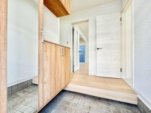 相模原市中央区水郷田名1丁目の中古戸建ての玄関の写真