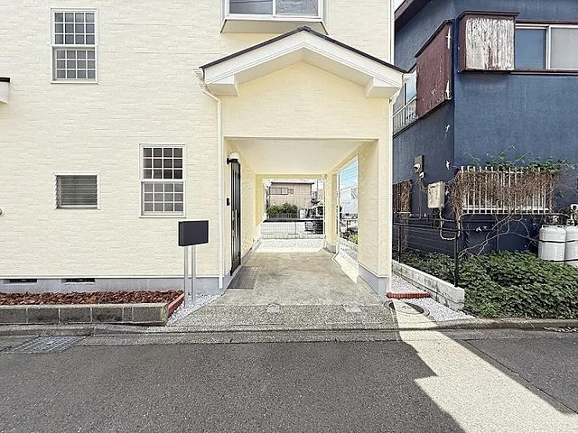 相模原市中央区田名の中古戸建ての駐車場の写真