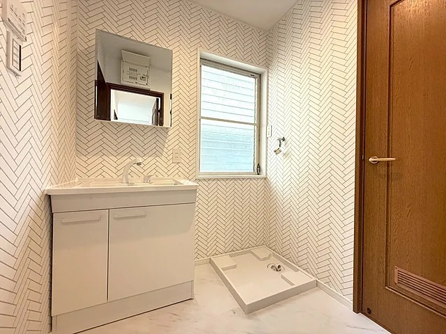 相模原市中央区田名の中古戸建ての洗面化粧台の写真