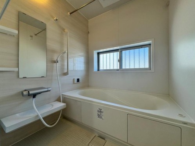相模原市中央区陽光台4丁目の中古戸建てのバスルームの写真