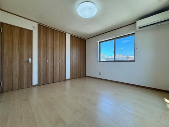 相模原市中央区陽光台4丁目の中古戸建ての洋室1の写真