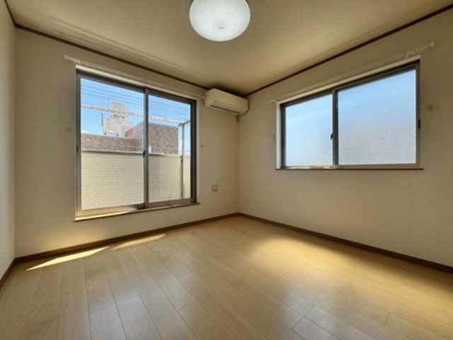 相模原市中央区陽光台4丁目の中古戸建ての洋室2の写真