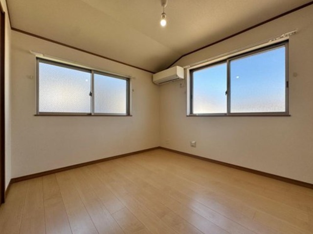 相模原市中央区陽光台4丁目の中古戸建ての洋室3の写真