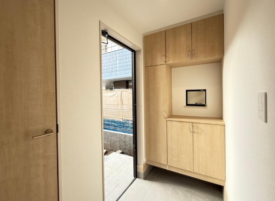 相模原市中央区上溝の新築戸建ての玄関の写真