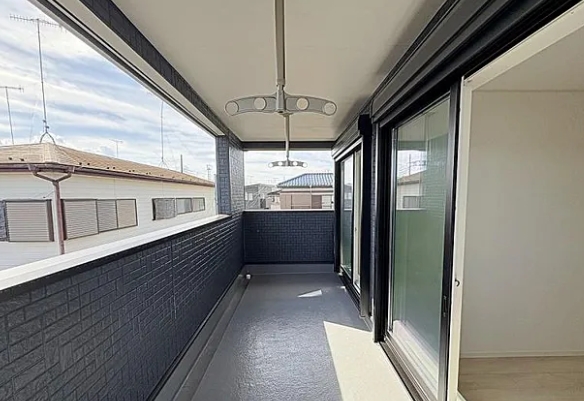 相模原市中央区上溝の新築戸建て2号棟のバルコニーの写真