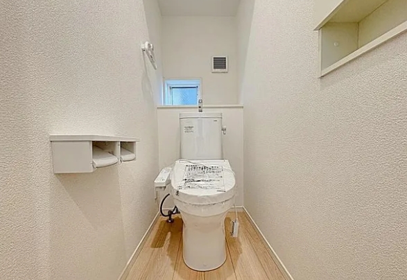 相模原市中央区上溝の新築戸建て2号棟のトイレ1Fの写真
