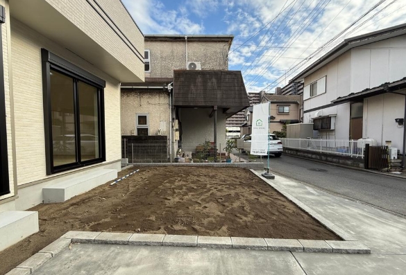 相模原市中央区上溝の新築戸建ての庭の写真