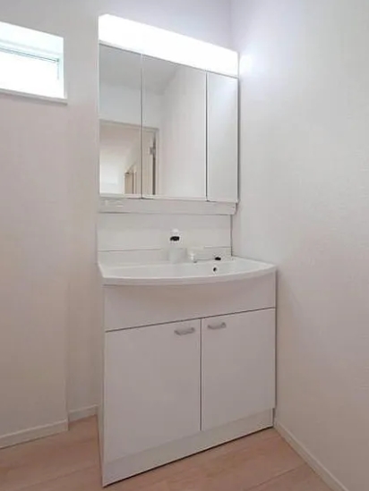 相模原市中央区共和3丁目の新築戸建て10号棟の洗面化粧台の写真