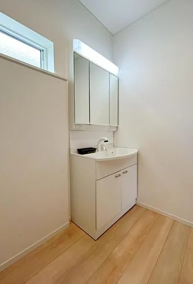 相模原市中央区共和3丁目の新築戸建て3号棟の洗面化粧台の写真