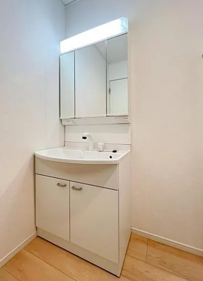 相模原市中央区共和3丁目の新築戸建て6号棟の洗面化粧台の写真