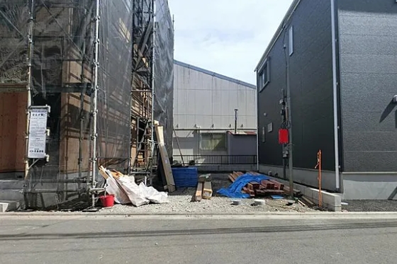 相模原市中央区田名の新築戸建て2号棟の駐車場の写真