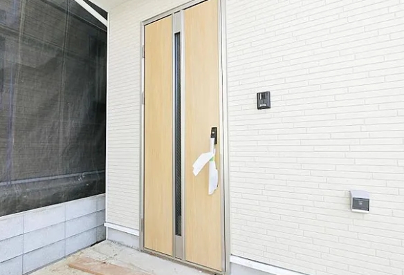 相模原市中央区横山4丁目の新築戸建て1号棟の玄関の写真