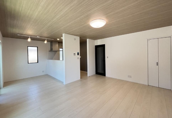 相模原市緑区大島の新築戸建てのリビングの写真