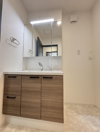 相模原市緑区大島の新築戸建ての洗面化粧台の写真