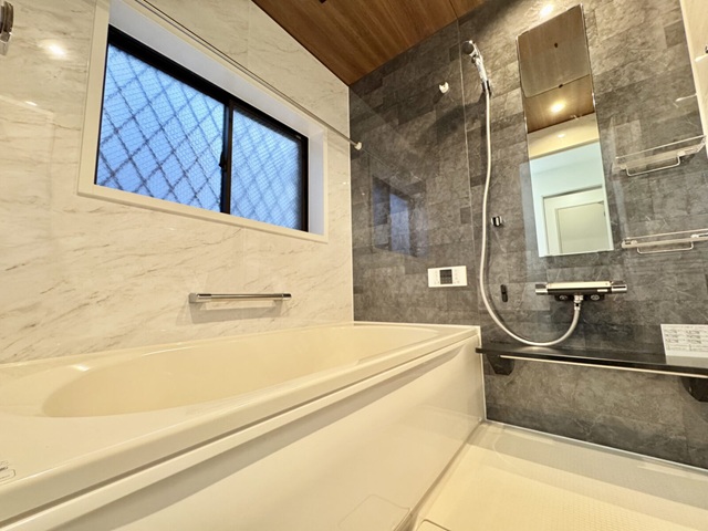 相模原市緑区大山町の中古戸建てのバスルームの写真