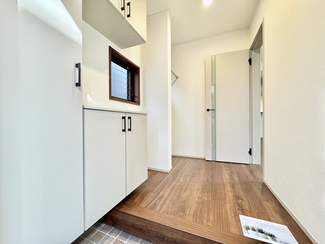 相模原市緑区大山町の中古戸建ての玄関の写真