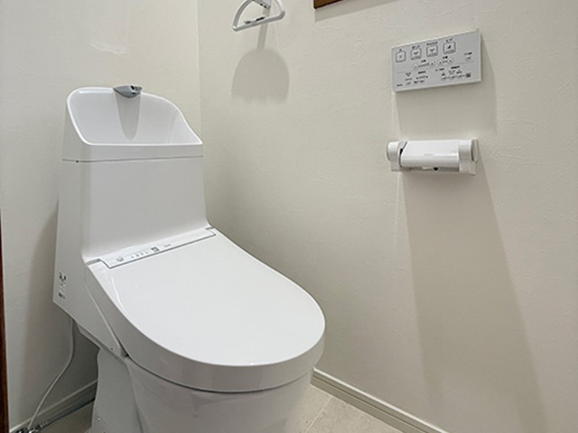 相模原市緑区下九沢の中古戸建ての1階トイレの写真