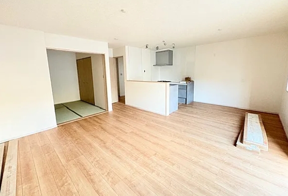 相模原市緑区城山1丁目の新築戸建て2号棟のダイニングの写真