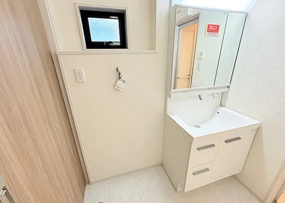 相模原市緑区城山1丁目の新築戸建て7号棟の洗面化粧台の写真
