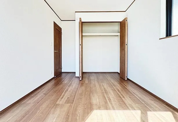 相模原市南区麻溝台8丁目の新築戸建ての収納1の写真