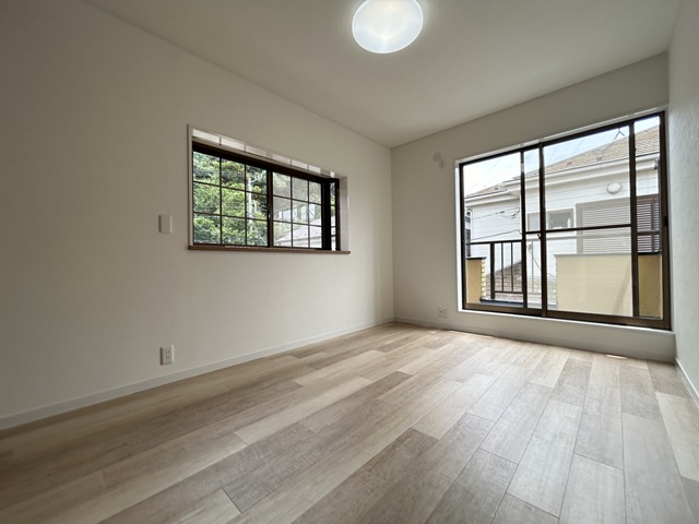 相模原市南区東大沼1丁目の中古戸建ての洋室1の写真