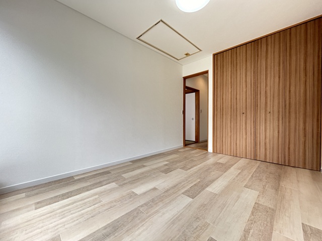 相模原市南区東大沼1丁目の中古戸建ての洋室2の写真