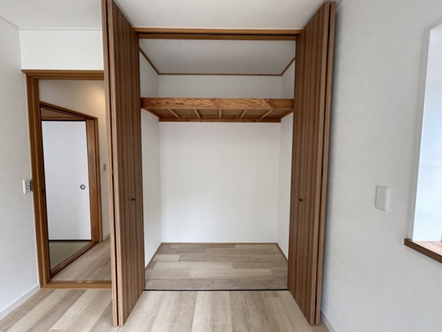 相模原市南区東大沼1丁目の中古戸建ての収納の写真