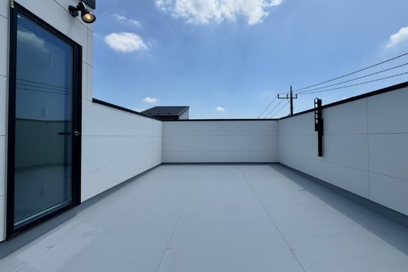 相模原市南区東林間6丁目の新築戸建て1号棟のバルコニーの写真