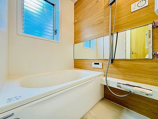 相模原市南区上鶴間2丁目の中古戸建てのバスルームの写真