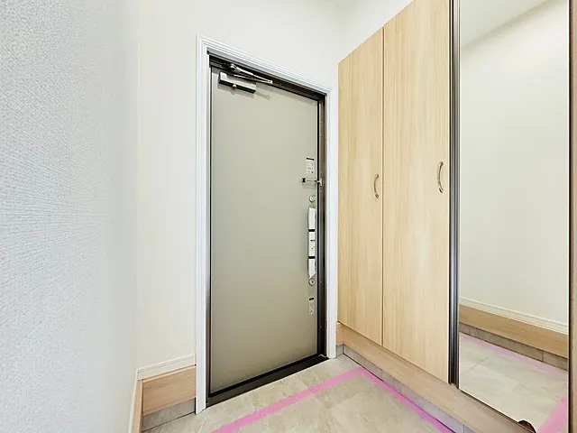 相模原市南区上鶴間2丁目の中古戸建ての玄関の写真