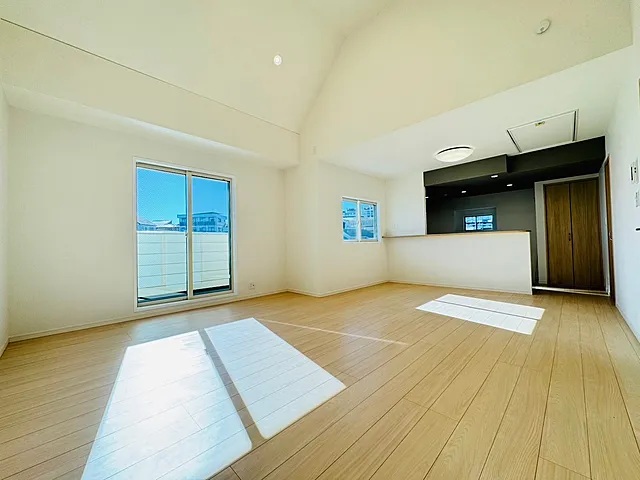 相模原市南区上鶴間2丁目の中古戸建てのリビングの写真