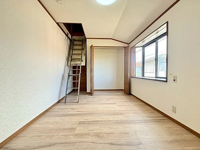 相模原市南区御園4丁目の中古戸建ての洋室1の写真