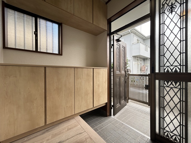 相模原市南区御園4丁目の中古戸建ての玄関の写真