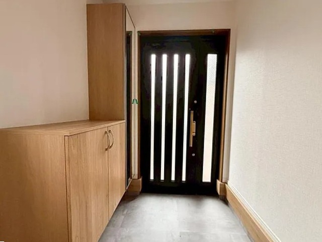 相模原市南区西大沼5丁目の中古戸建ての玄関の写真