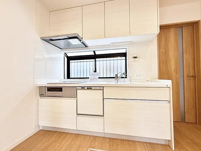 相模原市南区西大沼5丁目の中古戸建てのキッチンの写真