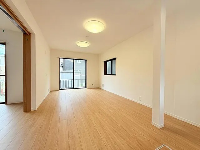 相模原市南区西大沼5丁目の中古戸建てのリビングの写真