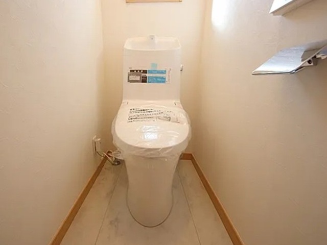 相模原市南区相模台7丁目の中古戸建てのトイレの写真