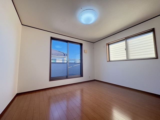 相模原市南区下溝の中古戸建ての洋室1の写真