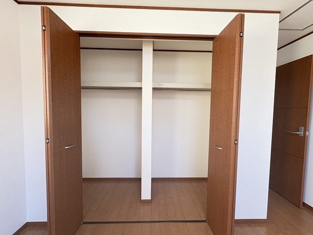 相模原市南区下溝の中古戸建ての収納の写真