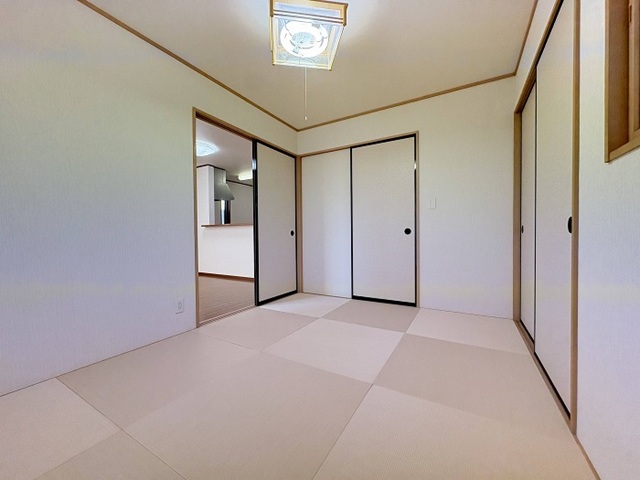 相模原市南区下溝の中古戸建ての和室の写真