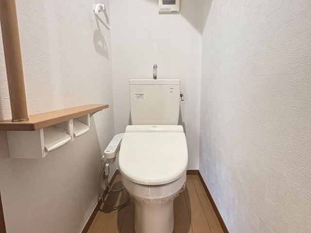 相模原市南区下溝の中古戸建てのトイレの写真