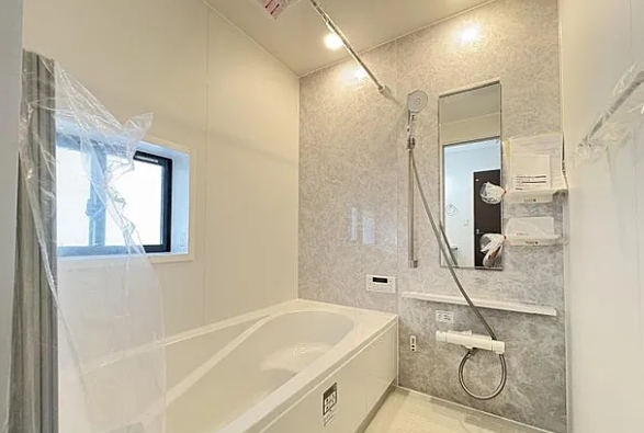 相模原市南区下溝の新築戸建て2号棟のバスルームの写真