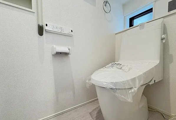 相模原市南区下溝の新築戸建て2号棟のトイレ1Fの写真