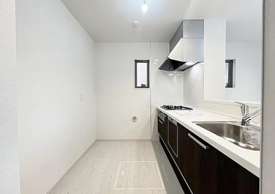 相模原市南区相南2丁目の新築戸建てのキッチンの写真