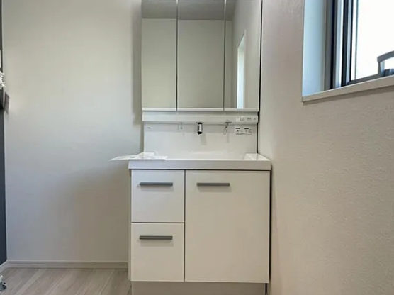 八王子市富士見町の新築戸建て1号棟の洗面化粧台